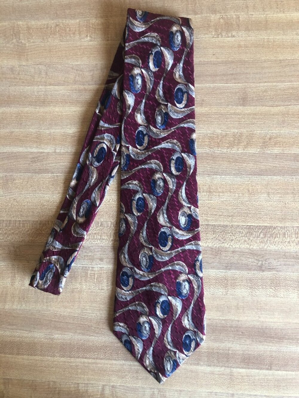 Nubio Collezione Red Circular Swirl Tie